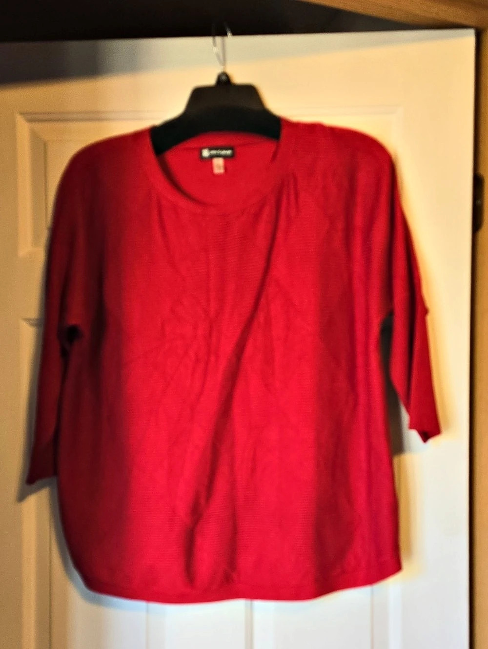 Cable & Gauge Red 3/4 Sleeve Sweater